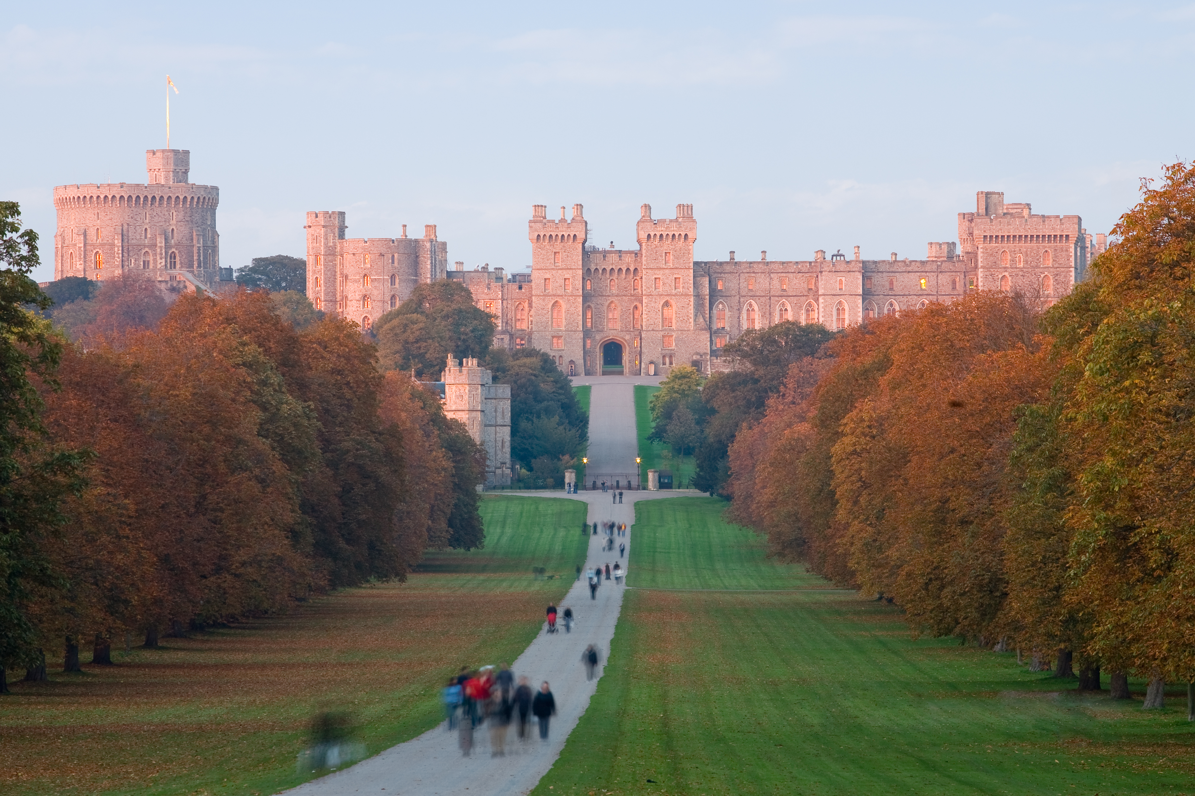 Windsor_Castle_at_Sunset_-_Nov_2006