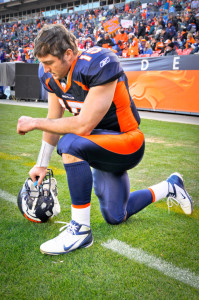 Tim_Tebow_Tebowing by en.wikipedia.org