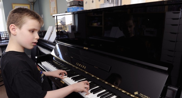 10 Yr old Ethan Loch Blind Pianist